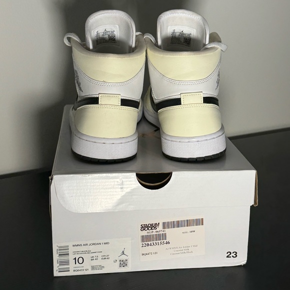 Air Jordan 1 Mid 'Coconut Milk' Size Women’s 10/Men’s 8.5 - Picture 2 of 9